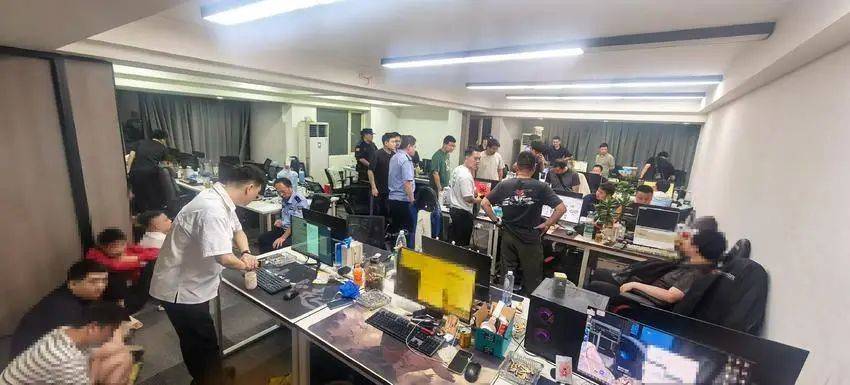 佩拉札阿马多尔vs阿利安萨圣萨尔瓦多
_30名“优质相亲女”落网