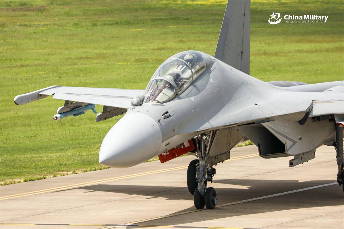 皇冠信用网网址
_被歼-16锁定没反应皇冠信用网网址
,台军飞行员惊得合不拢嘴:都不愿为台独而战