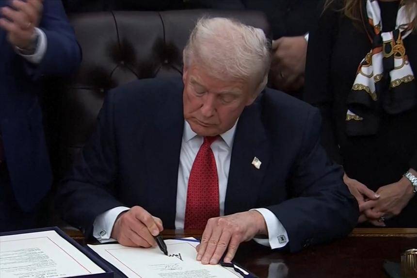 皇冠信用网代理_52票赞成47票反对！美国投票结果公布皇冠信用网代理，共和党五人反水，特朗普痛骂“叛徒”！