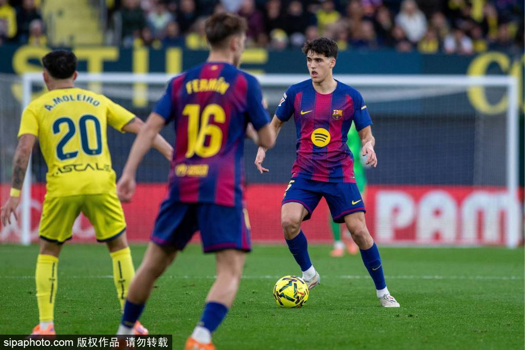 皇冠tg @mos011
_德容成为历史第65位被罚下的国家德比球员皇冠tg @mos011
,巴萨与皇马红牌之争背后的战术与情感