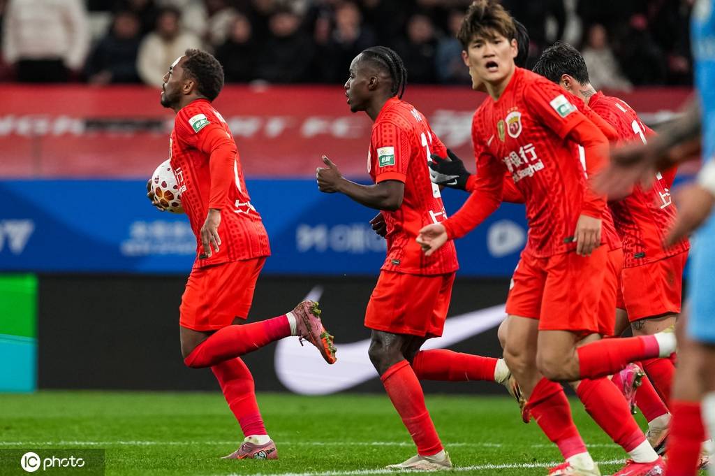 世界杯足球平台出租电话 _开门黑世界杯足球平台出租电话 !中超-钟义浩27秒闪击武磊破门被吹 海港1-2河南